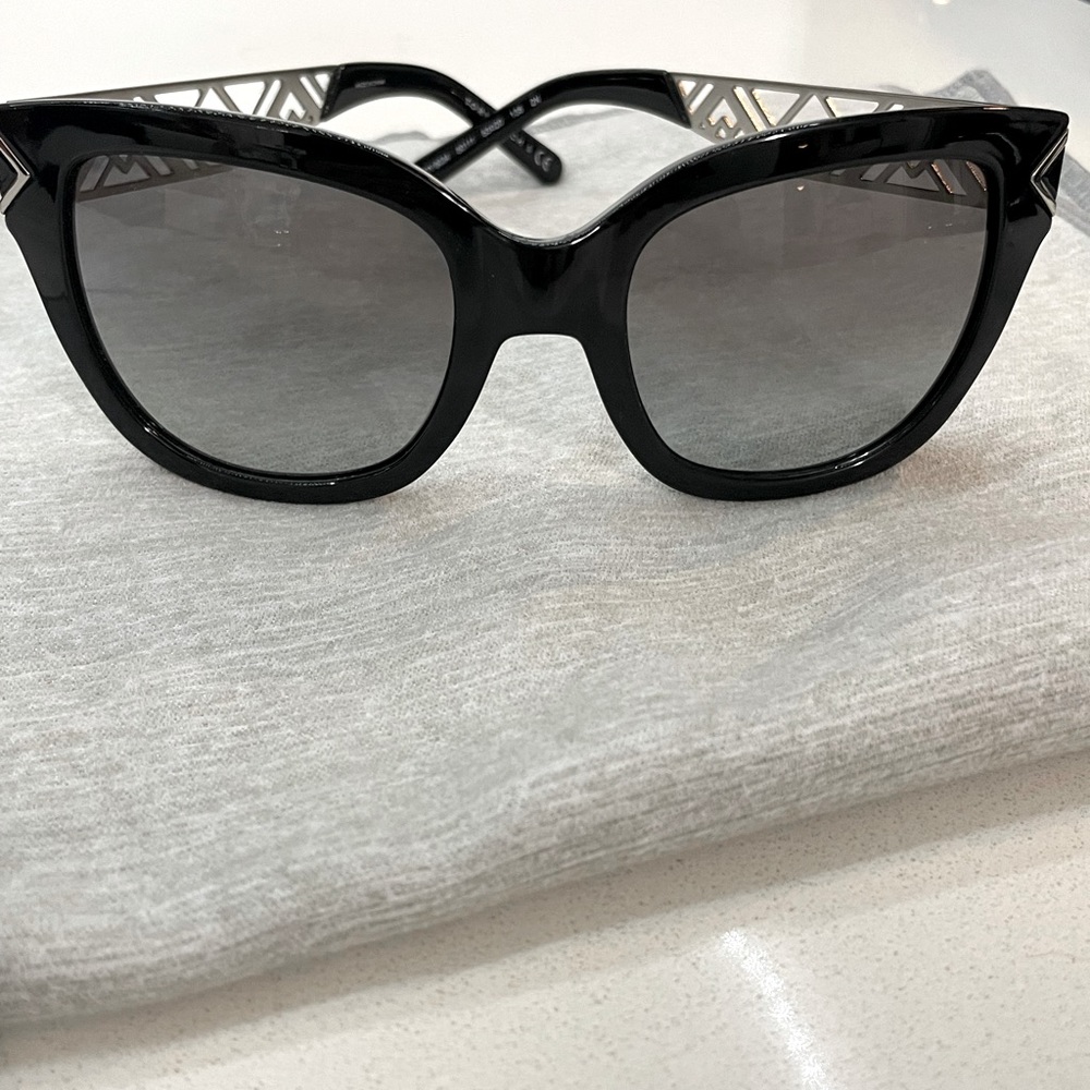 Tory Burch Women’s Sunglasses  (cat eye style). Authentic